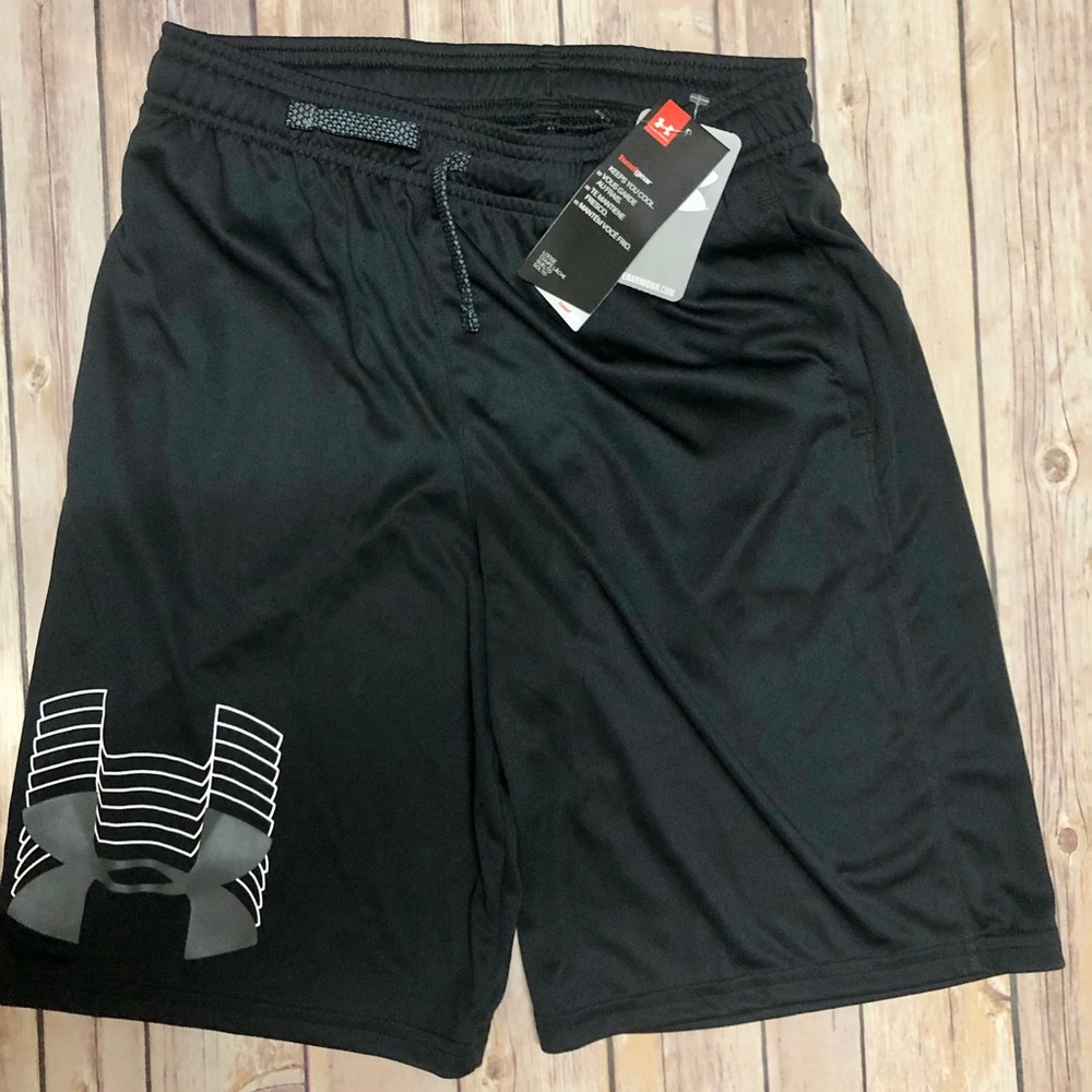 Under Armour boys shorts size YXL